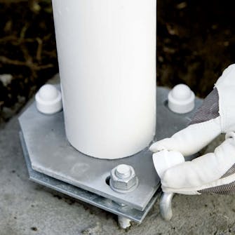 Lipputanko: Kaikki pultit kiristetään sen jälkeen Lipputanko: Kaikki pultit kiristetään sen jälkeen